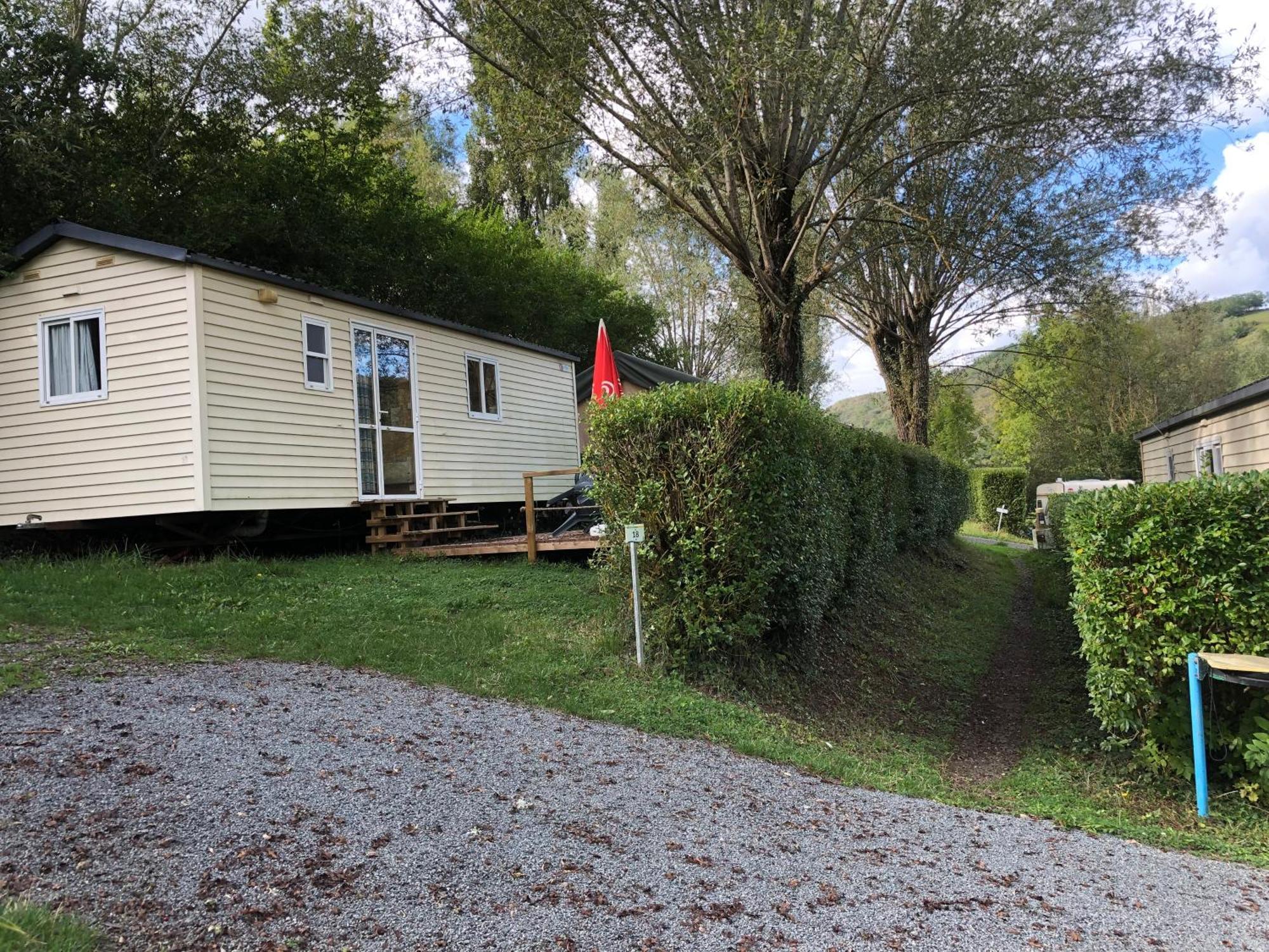 Camping Du Pont De St Gal Saint-Gal-sur-Sioule Exterior foto