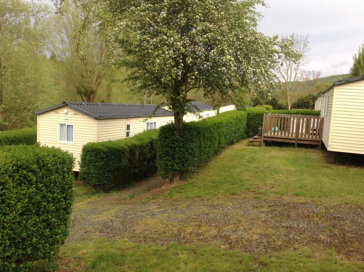 Camping Du Pont De St Gal Saint-Gal-sur-Sioule Exterior foto